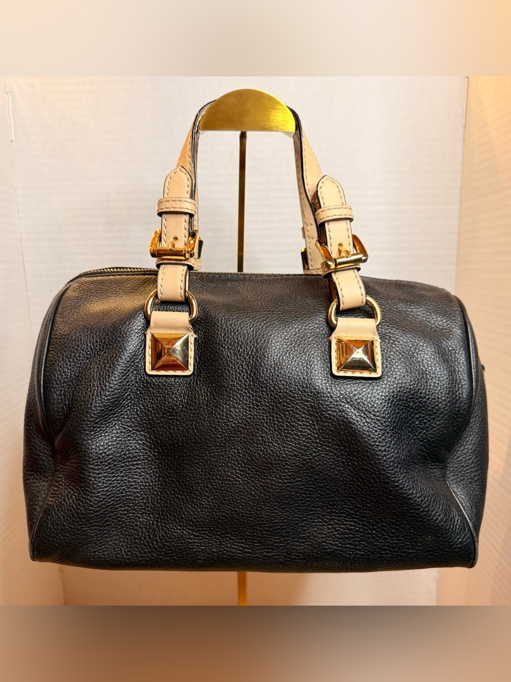 Michael Michael Kors Grayson style pebbled leather satchel/ bowler bag 🖤